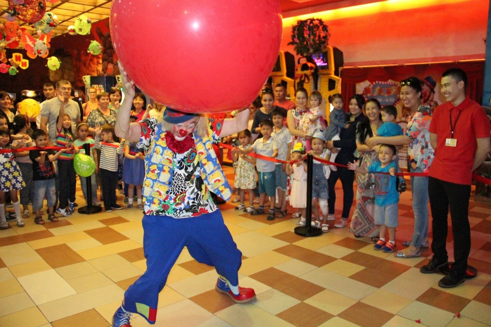 Клоун Юрик. Шоу для именинника.